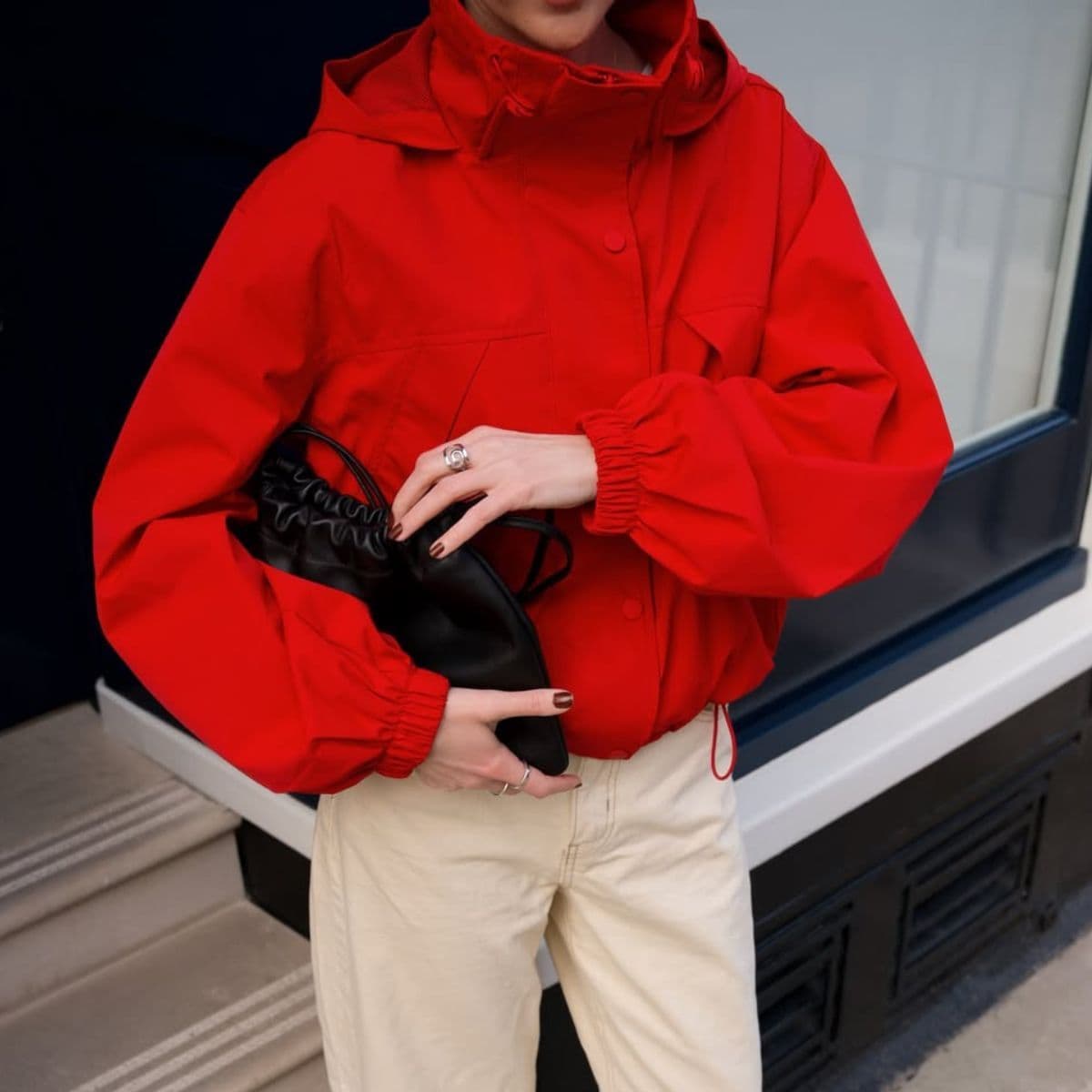  No, Not a Beige Trench Coat—Chic Women Are Wearing This Spring Jacket in This Exact Colour 